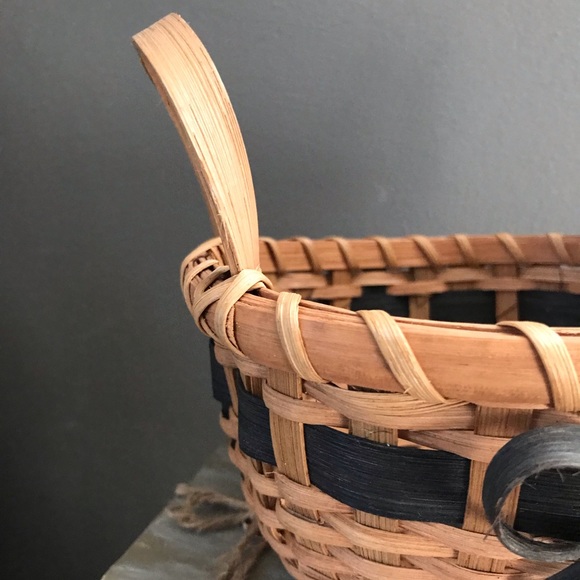Vintage Basket - Picture 12 of 16